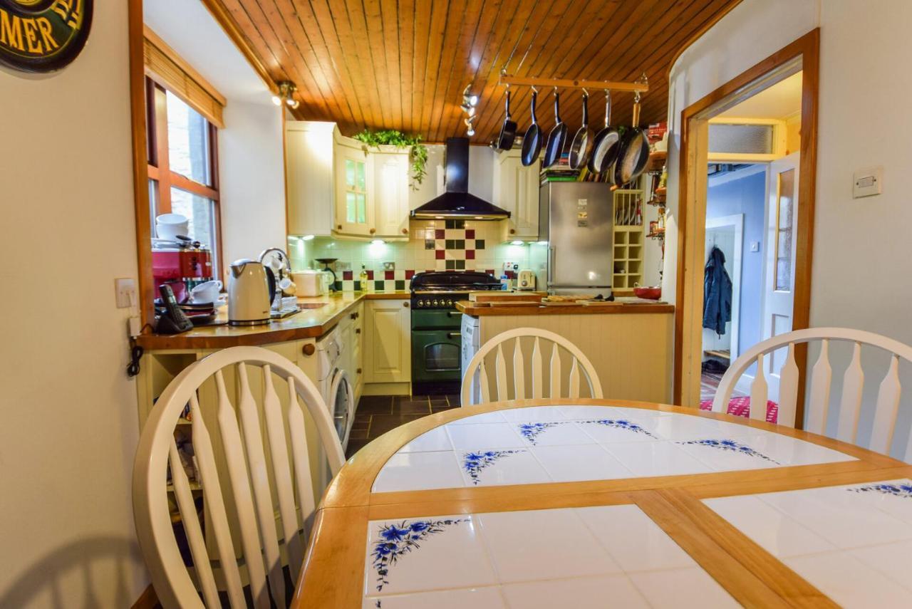 Centre Lodge Lerwick Bagian luar foto